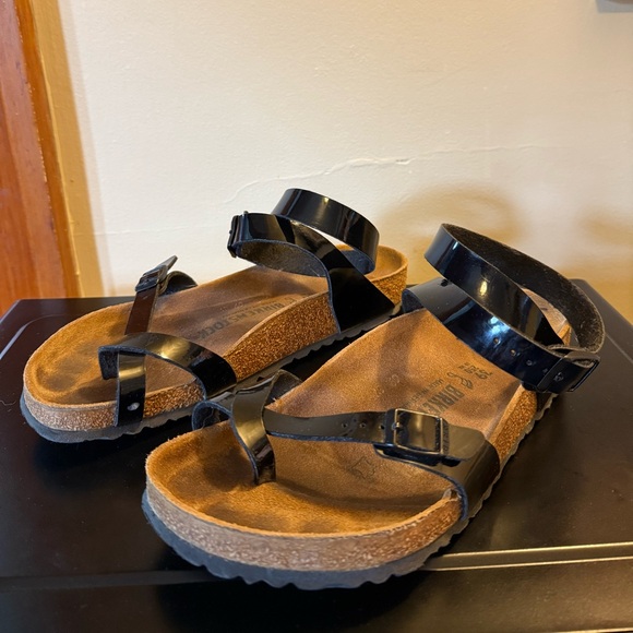 Women’s Yara Birkenstocks - Picture 2 of 6